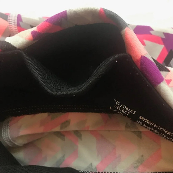 Victoria's Secret VSX Sport Knockout Leggings Crop Aztek Geometric Pants Sz M - Picture 5 of 15